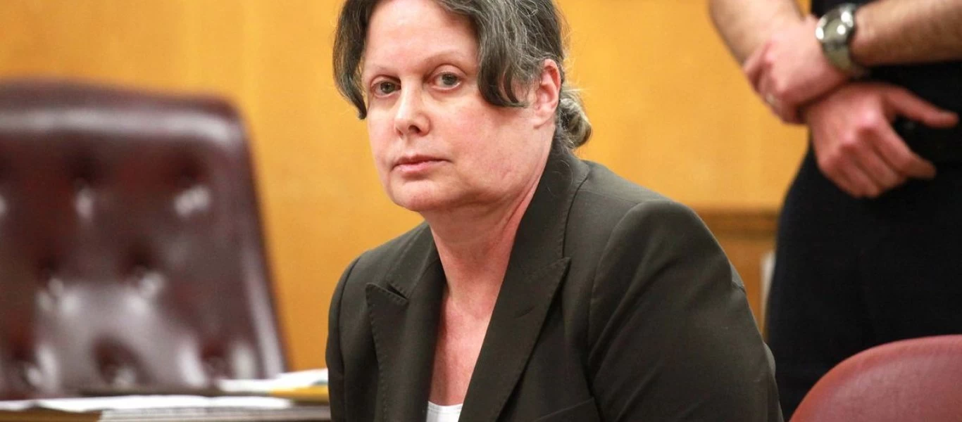 ΗΠΑ: Η «μαύρη χήρα» Barbara Kogan αφέθηκε ελεύθερη μετά από 12 χρόνια φυλάκισης (φώτο-βίντεο)